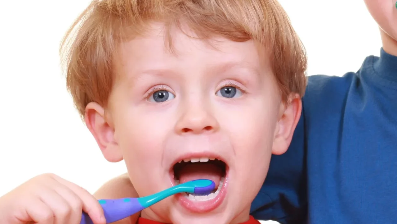 il mio impegno per la comunita (1) spazzolare denti bambino del mio bambino