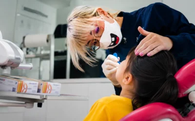 Denti macchiati nei bambini: cause, tipi e rimedi