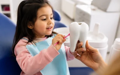 Molari nei bambini: quando escono, quali sintomi aspettarsi e come aiutarli
